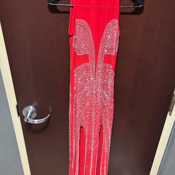 Dresses/jumpsuits/windbreaker also have more stuff - Picture 9 of 9